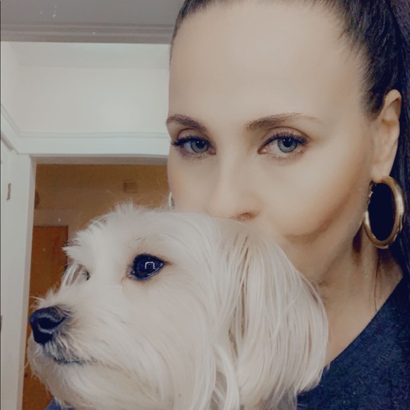 Meet your Posher, Gloria - Picture 3 of 4